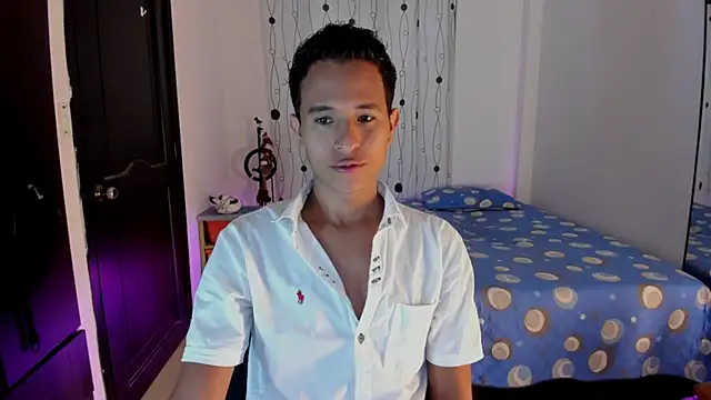 Snapshot of alessandro_wizard chatting on 03/15/25, 12:56 alessandro wizard online show from 03/15/25, 12:56