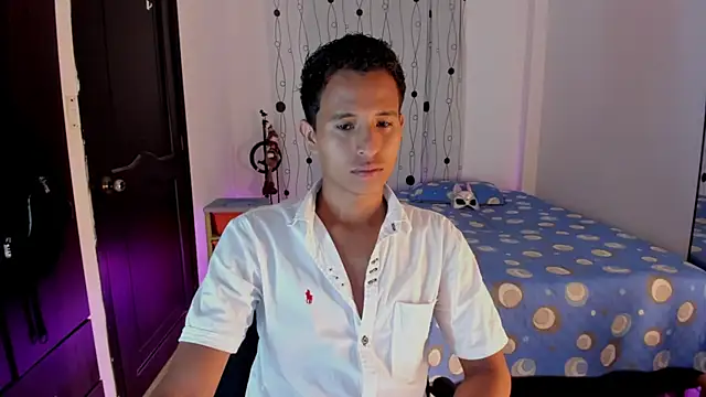 Snapshot of alessandro_wizard chatting on 03/16/25, 02:21 alessandro wizard online show from 03/16/25, 02:21