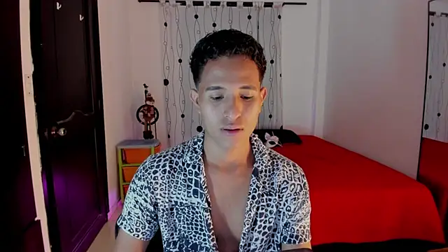 Snapshot of alessandro_wizard chatting on 03/21/25, 12:29 alessandro wizard online show from 03/21/25, 12:29