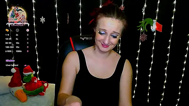 Snapshot of AgathaNoxe chatting on 12/25/24, 02:03 AgathaNoxe online show from 12/25/24, 02:03