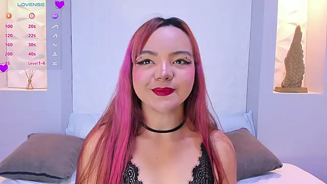 Snapshot of EmilyRouss_ chatting on 02/25/25, 07:03 EmilyRouss online show from 02/25/25, 07:03