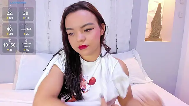 Snapshot of EmilyRouss_ chatting on 03/20/25, 07:25 EmilyRouss online show from 03/20/25, 07:25