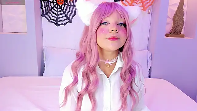 Snapshot of EmilyRouss_ chatting on 10/17/25, 07:16 EmilyRouss online show from 10/17/25, 07:16