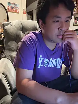 Snapshot of bigasianloads25 chatting on 01/15/25, 05:29 bigasianloads25 online show from 01/15/25, 05:29