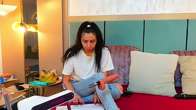 SarraRose online show from 03/14/25, 08:32