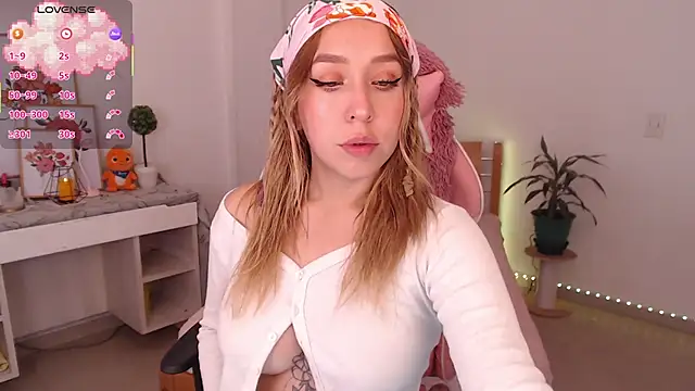 Dahlia  espresso online show from 11/25/25, 06:41