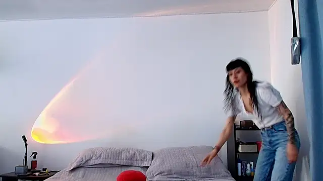 Snapshot of anika_lowen02 chatting on 02/18/25, 03:21 anika lowen02 online show from 02/18/25, 03:21