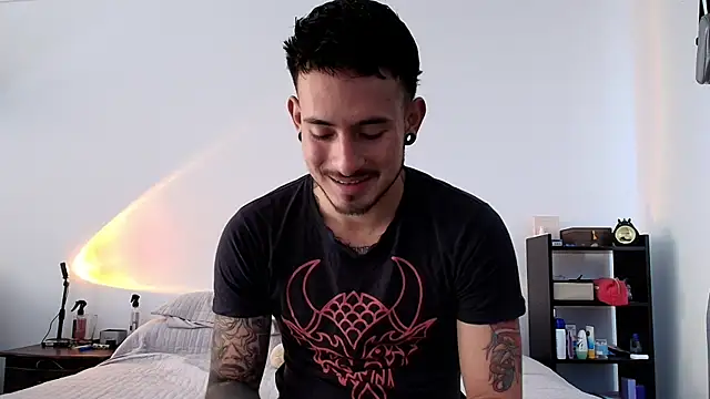 Snapshot of anika_lowen02 chatting on 02/19/25, 03:05 anika lowen02 online show from 02/19/25, 03:05