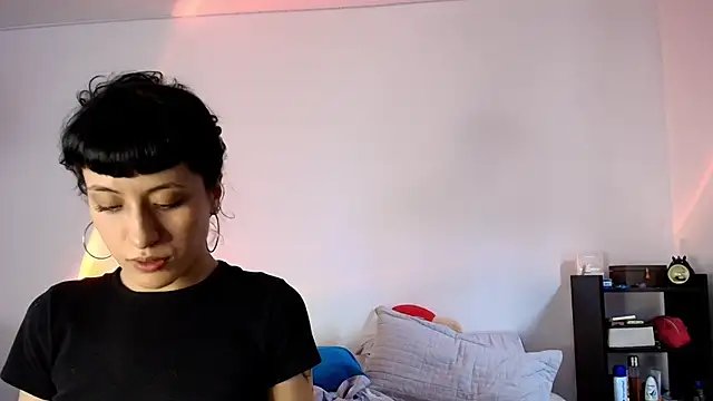 Snapshot of anika_lowen02 chatting on 02/26/25, 03:30 anika lowen02 online show from 02/26/25, 03:30