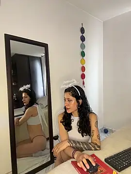 anika lowen02 online show from 10/23/25, 04:28