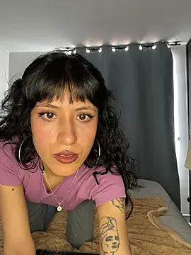 anika lowen02 online show from 10/27/25, 04:33