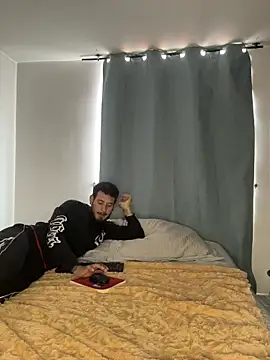 anika lowen02 online show from 10/29/25, 03:58