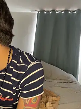 anika lowen02 online show from 10/31/25, 07:04