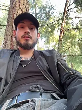 anika lowen02 online show from 11/18/25, 09:41