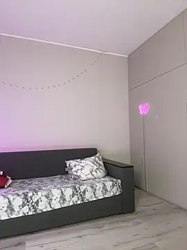 LoveLuna  online show from 10/06/25, 06:16