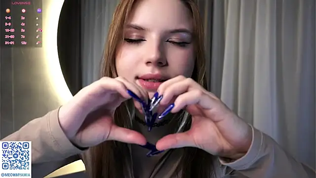Snapshot of EvelyynLopez chatting on 12/14/24, 05:36 EvelyynLopez online show from 12/14/24, 05:36