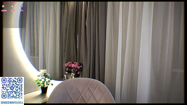 Snapshot of EvelyynLopez chatting on 12/19/24, 08:13 EvelyynLopez online show from 12/19/24, 08:13
