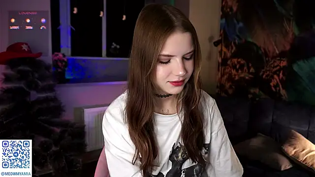 Snapshot of EvelyynLopez chatting on 12/20/24, 02:16 EvelyynLopez online show from 12/20/24, 02:16