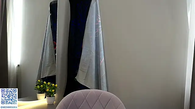 Snapshot of EvelyynLopez chatting on 01/23/25, 06:39 EvelyynLopez online show from 01/23/25, 06:39