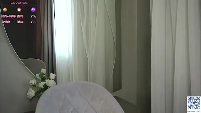 Snapshot of EvelyynLopez chatting on 02/14/25, 07:07 EvelyynLopez online show from 02/14/25, 07:07