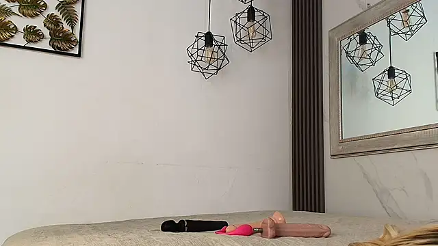 miranda villa online show from 10/30/25, 01:01