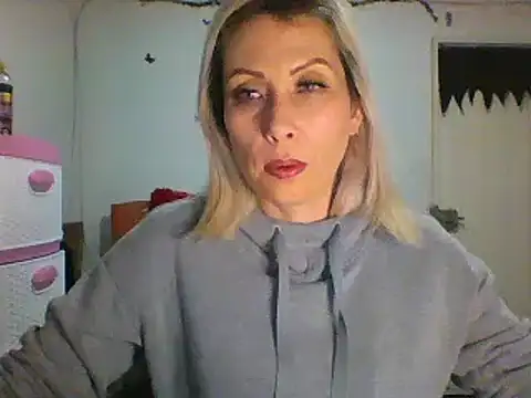 Snapshot of alixia81 chatting on 01/20/25, 11:21 alixia81 online show from 01/20/25, 11:21