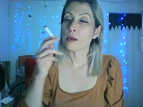 Snapshot of alixia81 chatting on 03/23/25, 02:26 alixia81 online show from 03/23/25, 02:26