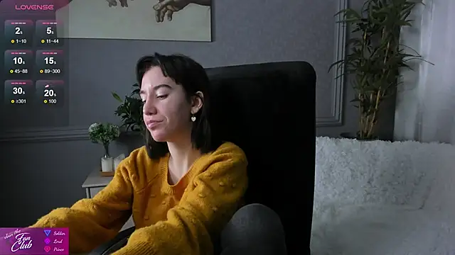 Snapshot of Belle_Via chatting on 12/12/24, 04:43 Belle Via online show from 12/12/24, 04:43