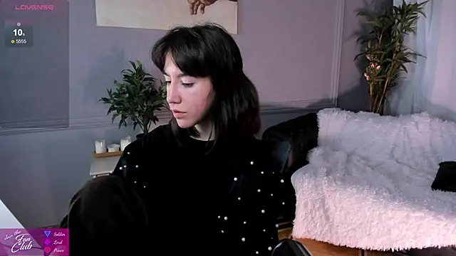 Snapshot of Belle_Via chatting on 02/27/25, 05:13 Belle Via online show from 02/27/25, 05:13