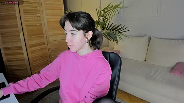 Snapshot of Belle_Via chatting on 02/28/25, 02:20 Belle Via online show from 02/28/25, 02:20