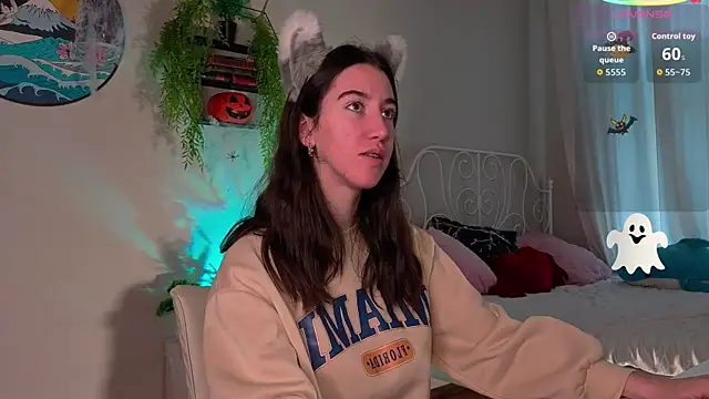 Snapshot of Belle_Via chatting on 11/02/25, 10:28 Belle Via online show from 11/02/25, 10:28