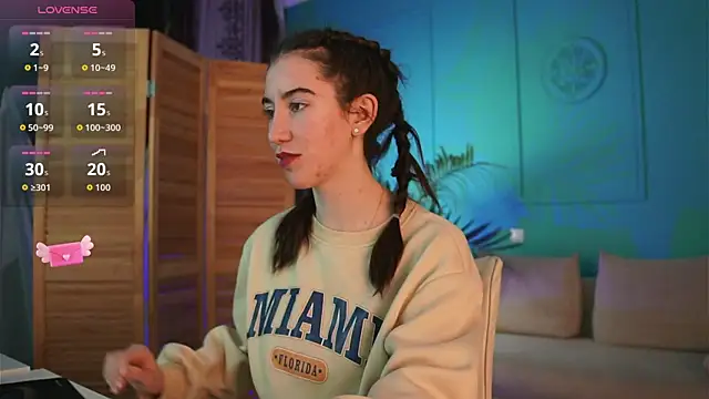 Snapshot of Belle_Via chatting on 11/27/25, 05:48 Belle Via online show from 11/27/25, 05:48