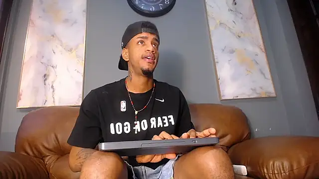 AaronCruz  online show from 01/03/25, 01:36