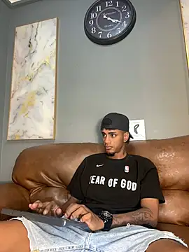 AaronCruz  online show from 01/10/25, 11:08