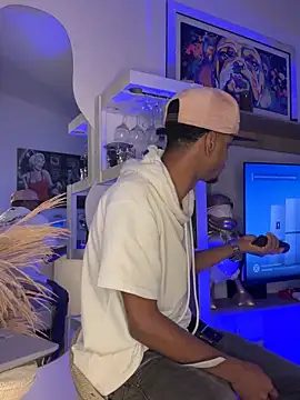 AaronCruz  online show from 10/10/25, 06:01