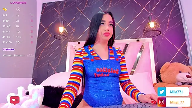 Snapshot of Miia77_ chatting on 10/31/25, 03:07 Miia77 online show from 10/31/25, 03:07