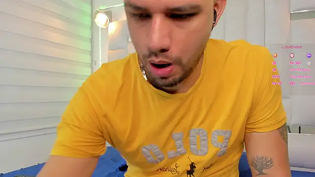 Snapshot of Jacoob19_ chatting on 12/04/24, 12:58 Jacoob19 online show from 12/04/24, 12:58