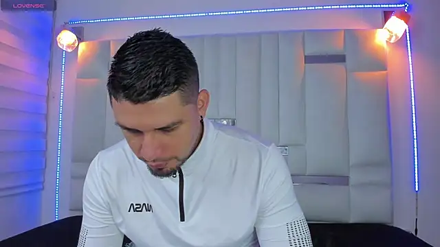 Snapshot of Jacoob19_ chatting on 03/17/25, 12:25 Jacoob19 online show from 03/17/25, 12:25