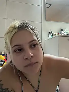 Snapshot of sammymoon chatting on 01/16/25, 01:58 sammymoon online show from 01/16/25, 01:58