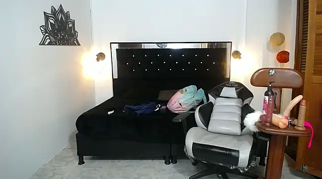 Snapshot of candy_hairy chatting on 03/14/25, 10:07 candy hairy online show from 03/14/25, 10:07