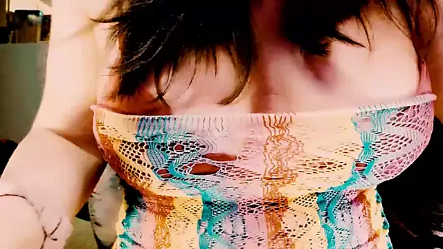 Snapshot of brynnvixen25 chatting on 10/17/25, 07:11 brynnvixen25 online show from 10/17/25, 07:11