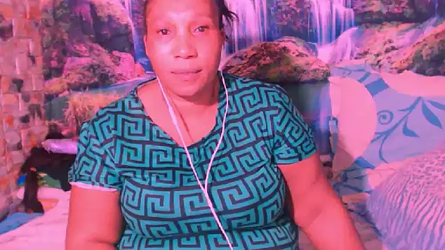 Snapshot of SexcGals chatting on 09/08/25, 07:02 SexcGals online show from 09/08/25, 07:02