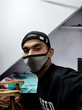 Snapshot of Habibi_big_b chatting on 01/08/25, 10:48 Habibi big b online show from 01/08/25, 10:48