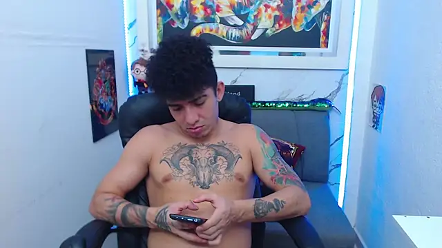 targuerian22 online show from 10/30/25, 04:36