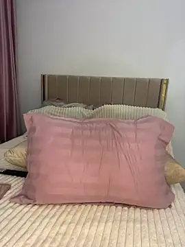 GraceCarther online show from 10/19/25, 06:30