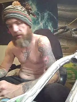 Snapshot of lit702 chatting on 10/02/25, 03:35 lit702 online show from 10/02/25, 03:35