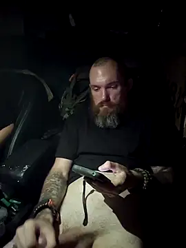 Snapshot of lit702 chatting on 10/10/25, 04:00 lit702 online show from 10/10/25, 04:00