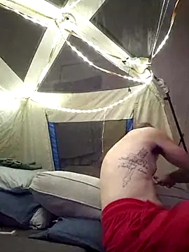 Snapshot of lit702 chatting on 10/18/25, 10:49 lit702 online show from 10/18/25, 10:49