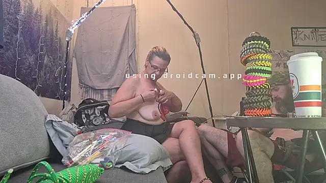 Snapshot of lit702 chatting on 10/26/25, 01:55 lit702 online show from 10/26/25, 01:55