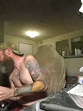 Snapshot of lit702 chatting on 11/08/25, 10:37 lit702 online show from 11/08/25, 10:37